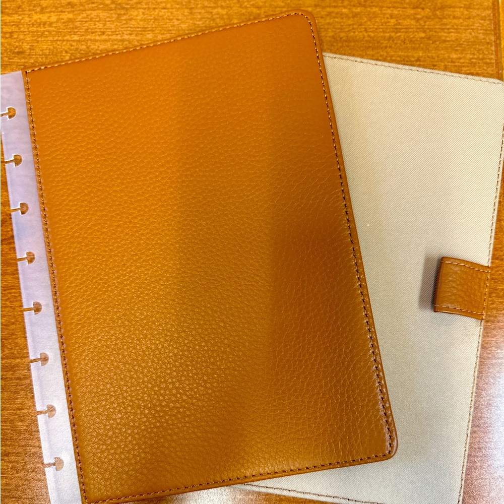 Levenger Junior Cover